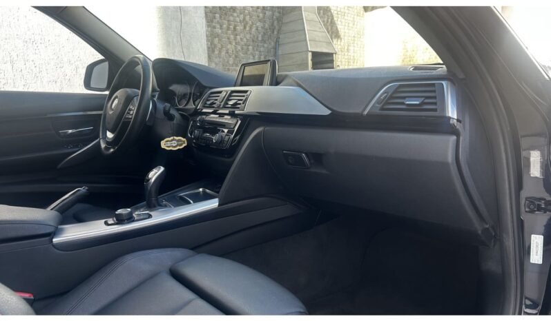 
								Usado 2017 BMW 3201 completo									