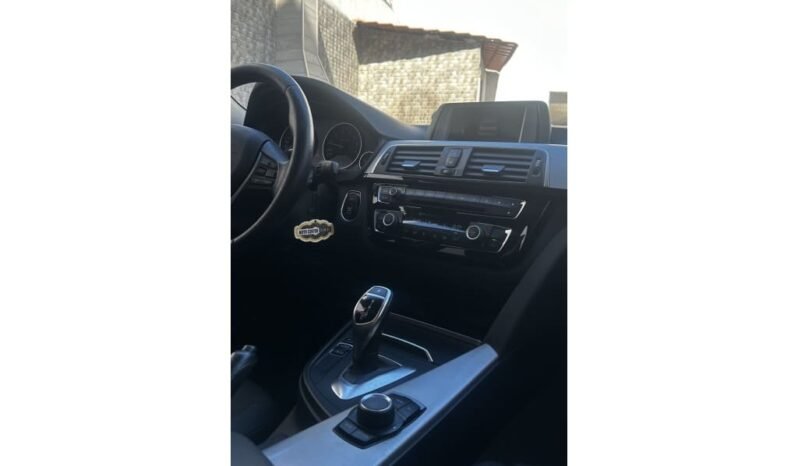 
								Usado 2017 BMW 3201 completo									