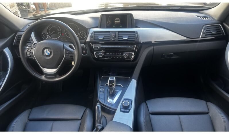 
								Usado 2017 BMW 3201 completo									