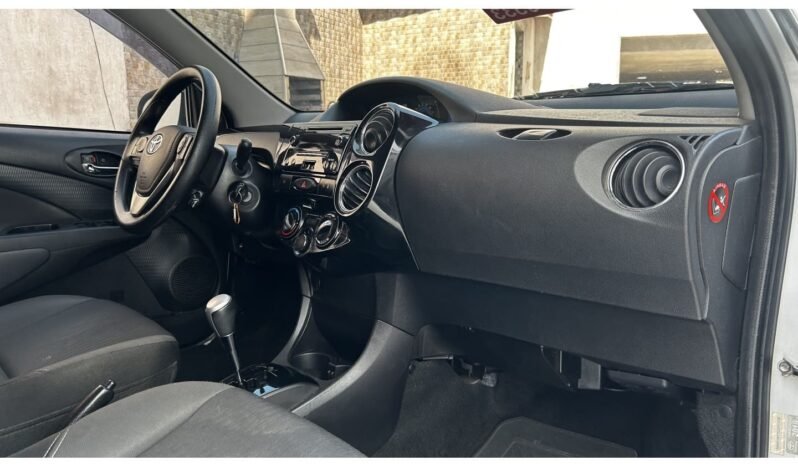 
								Usado 2020 Toyota Etios completo									