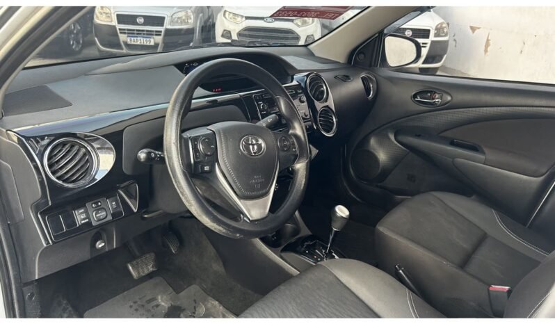 
								Usado 2020 Toyota Etios completo									