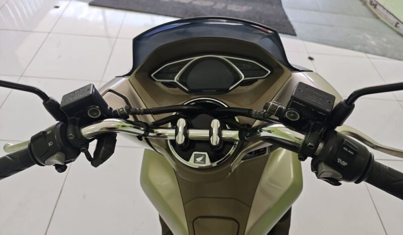 
								Usado 2022 Honda PCX completo									